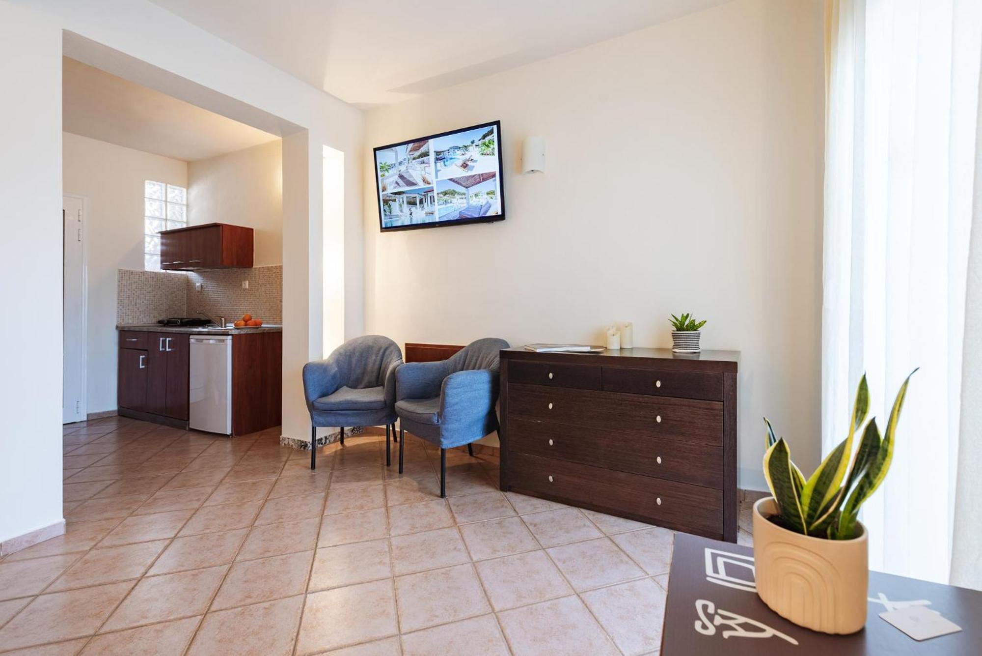 Ampelia Hotel Kassandra ハニオティス エクステリア 写真
