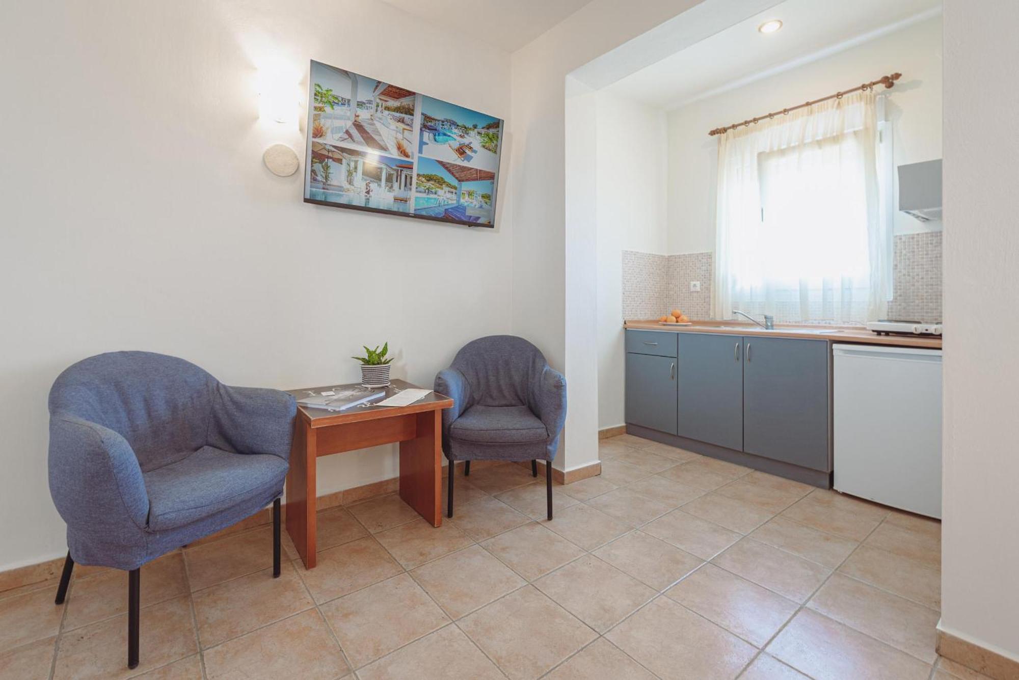 Ampelia Hotel Kassandra ハニオティス エクステリア 写真